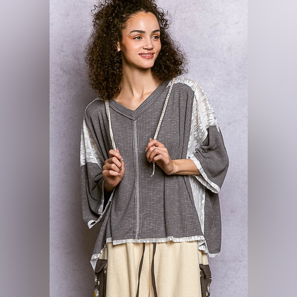POL Short Sleeve Hoodie Top with Lace Detail
